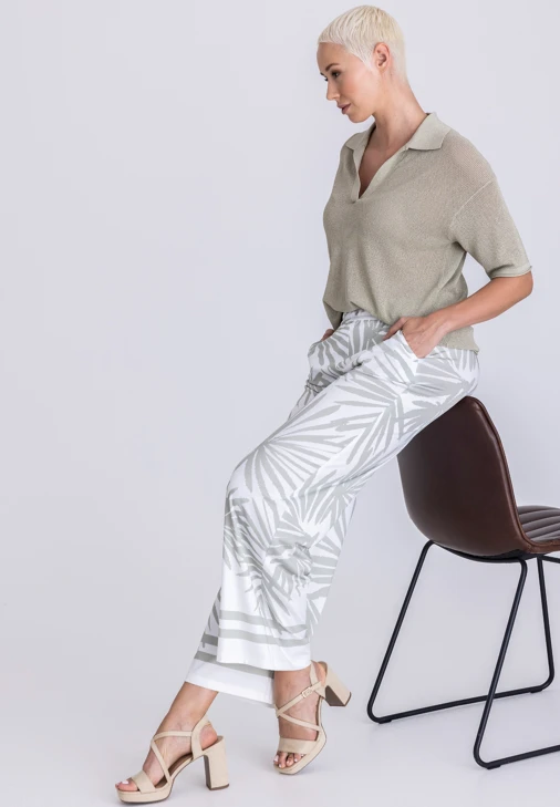 TUZZI ALOE THERE női nadrág fehér, olíva olajbogyó mintával